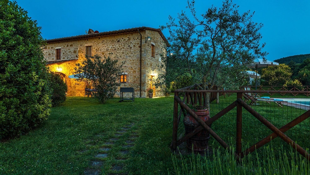 Villa photo 3