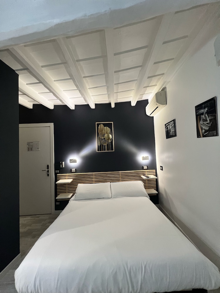 Standard Double Room (iMove) photo 1