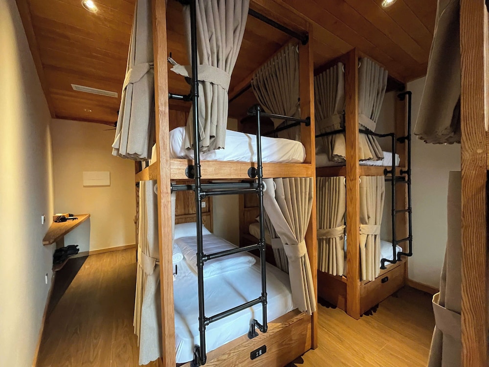 Standard Shared Dormitory, Mixed Dorm, Balcony