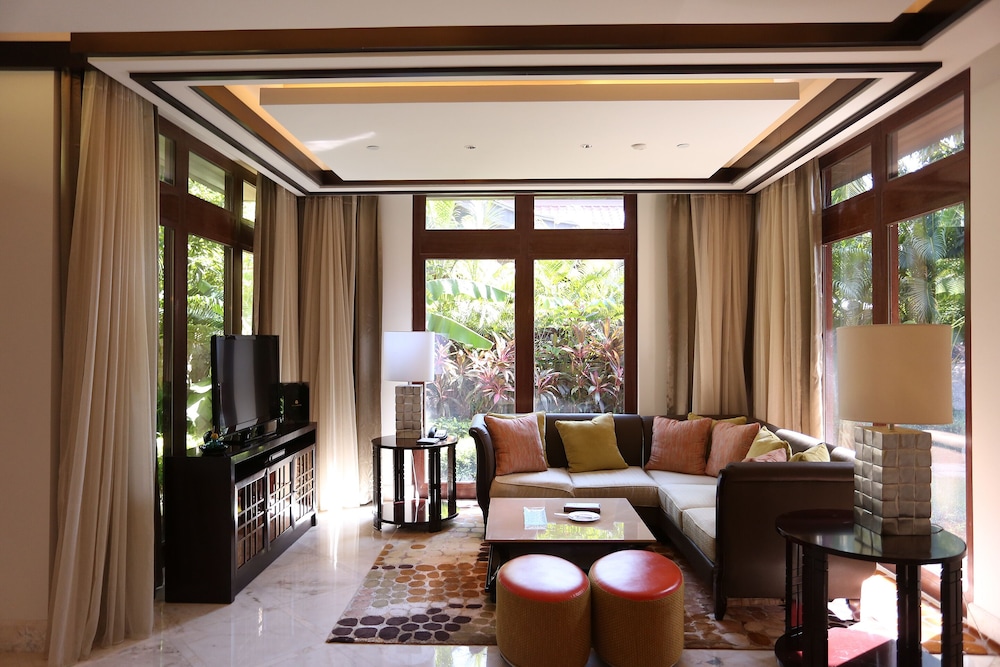 Villa, 1 Bedroom, Poolside - Photo 3