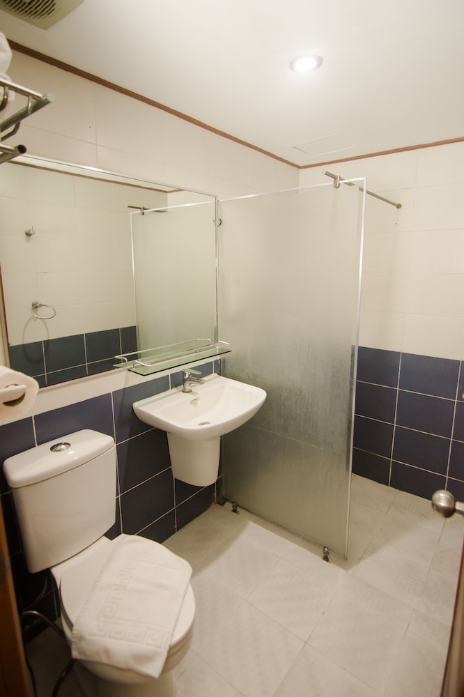 Deluxe Double Room, 1 Queen Bed, Non Smoking - Photo 5