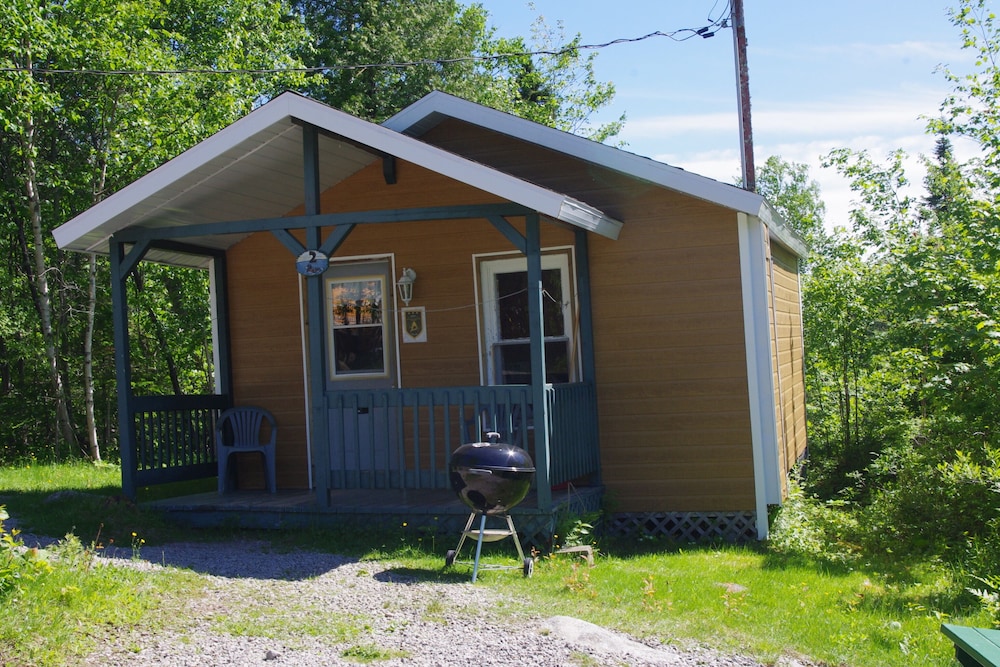 Basic Cabin, 1 Bedroom (Chalet 2) photo 1