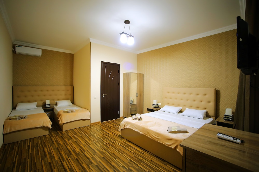 Standard Twin Room, Pool View photo 2