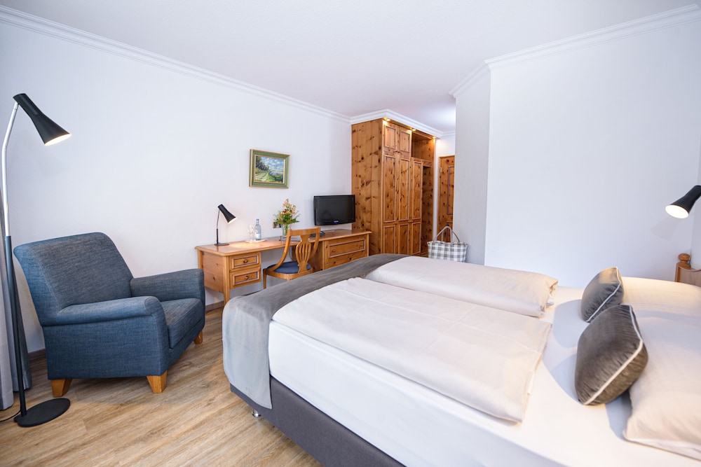 Budget Double Room photo 3