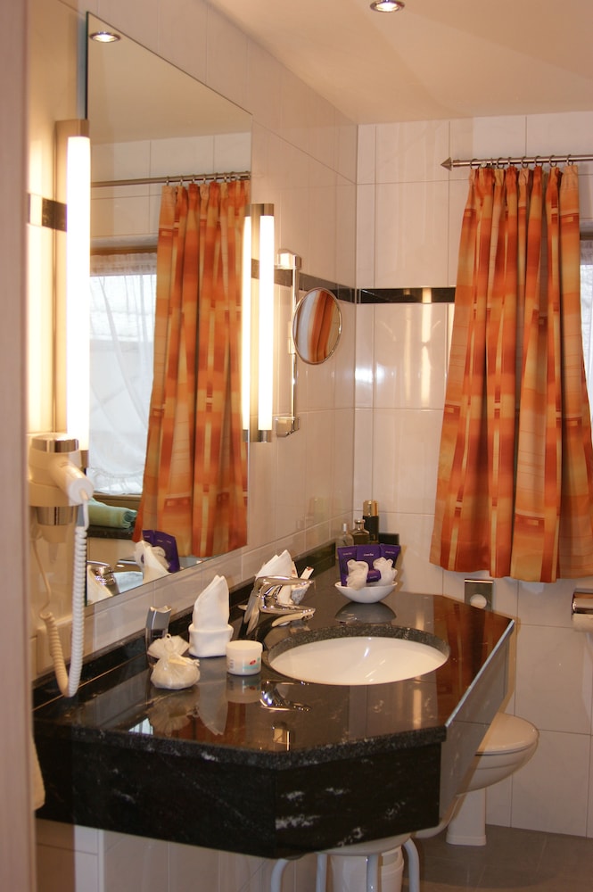 Deluxe Single Room, 1 Bedroom, Balcony photo 2