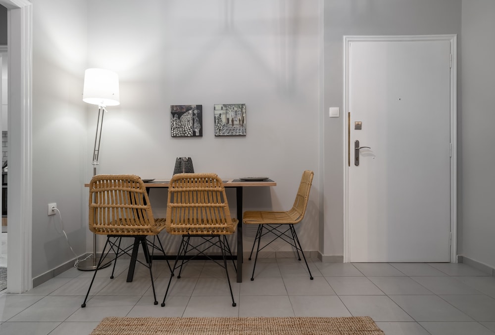 Apartment (X) photo 2