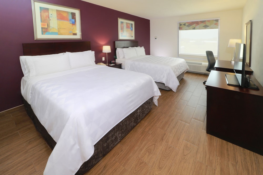 Standard Room, 2 Double Beds - Photo 1