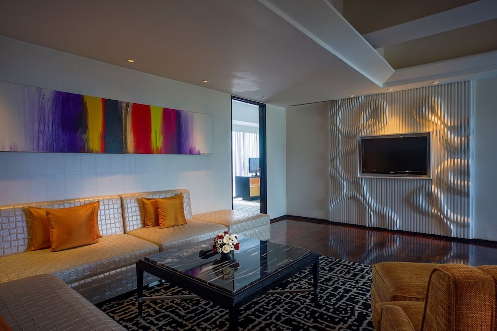 Prominent Suite - Photo 6