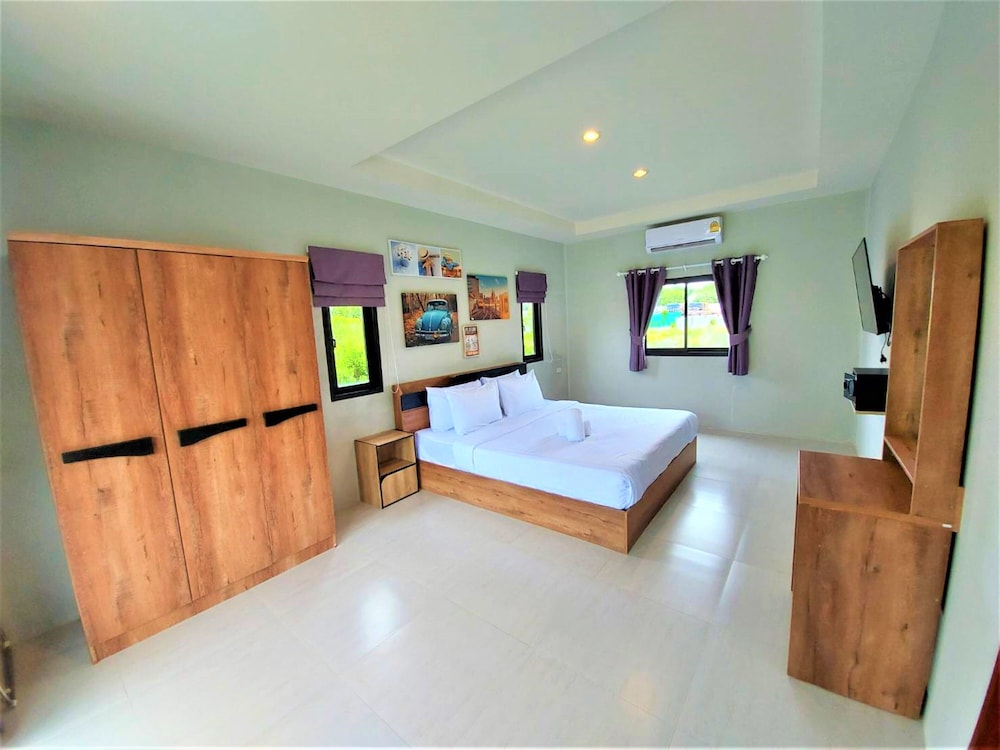 2 Bedroom House - Photo 1