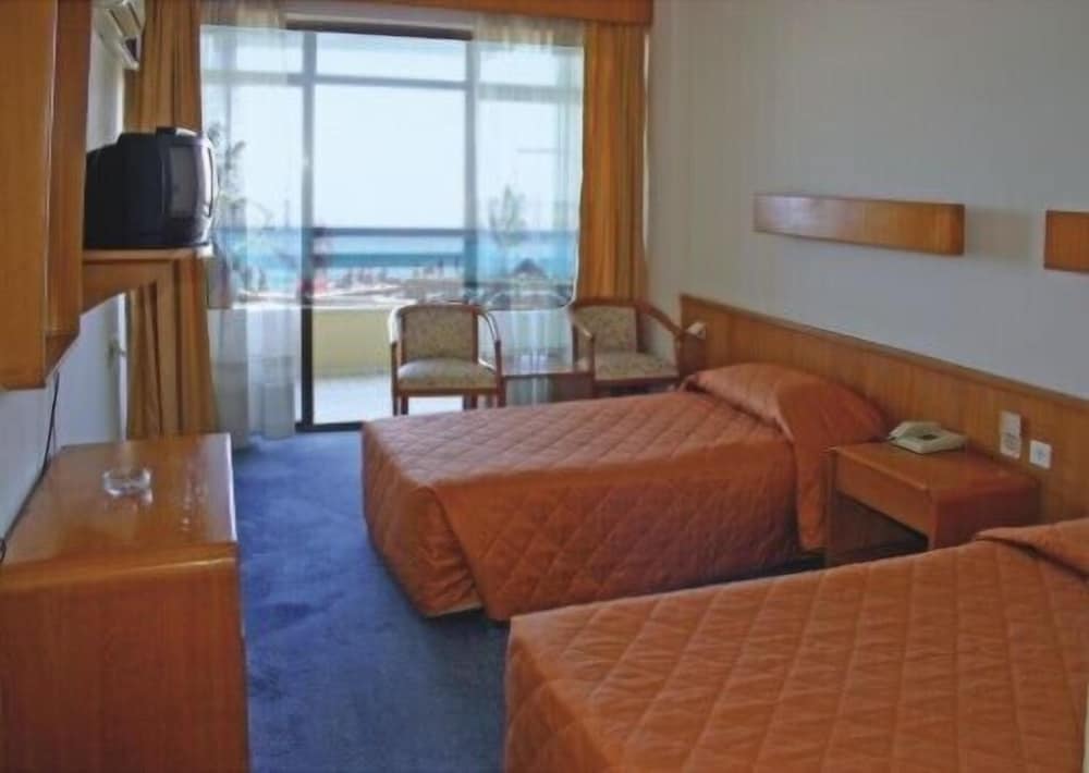Double or Twin Room, 1 Bedroom, Sea View photo 1