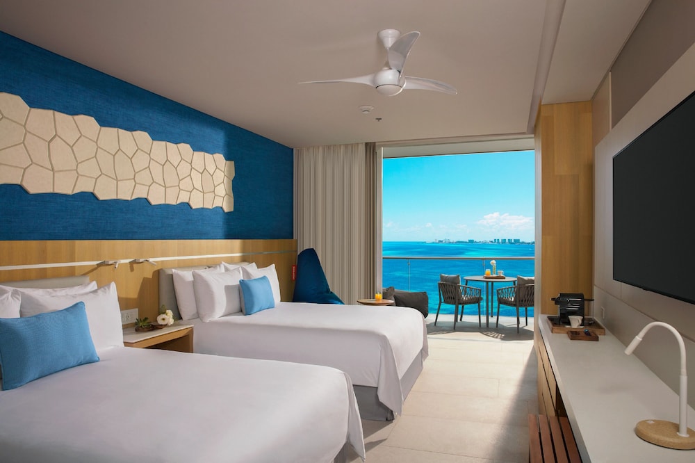 Preferred Club Deluxe Ocean View 2 Queens