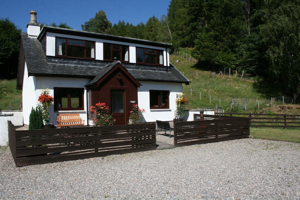Classic Cottage, Multiple Beds, Non Smoking photo 2