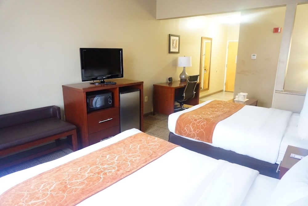 Room, 2 Queen Beds, Non Smoking - Photo 7