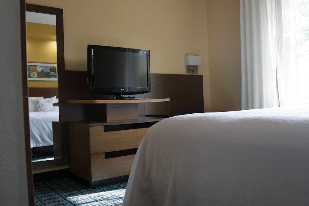 Room, 2 Queen Beds - Photo 6