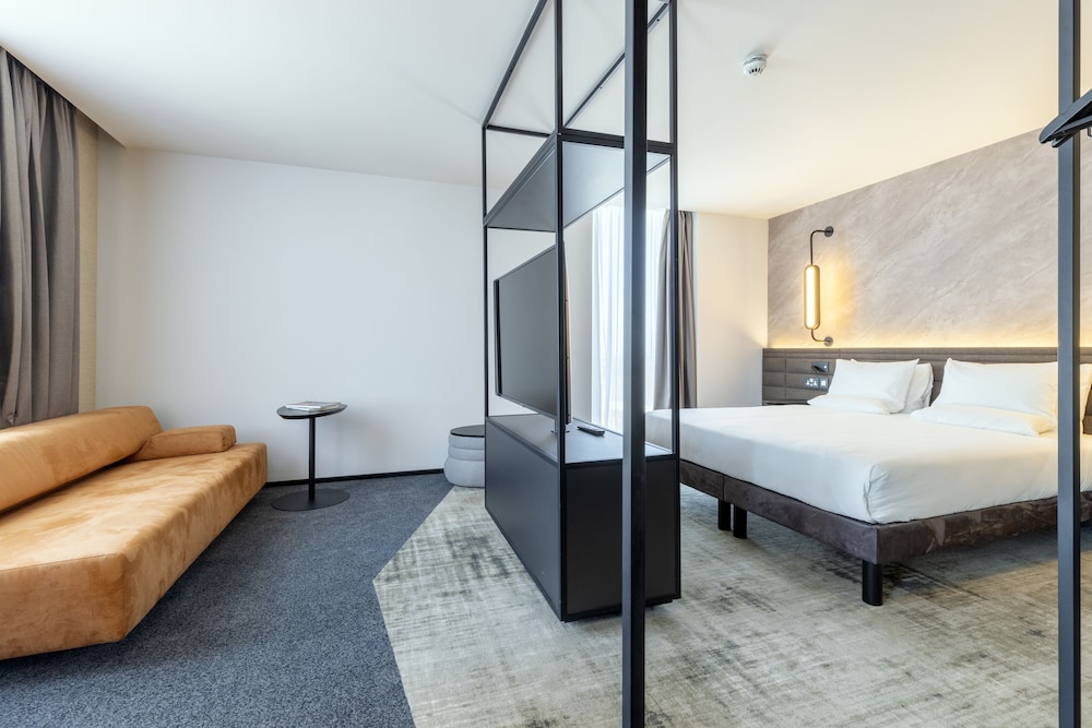 Studio, 1 King Bed with Sofa bed (Long Stay) - Photo 2