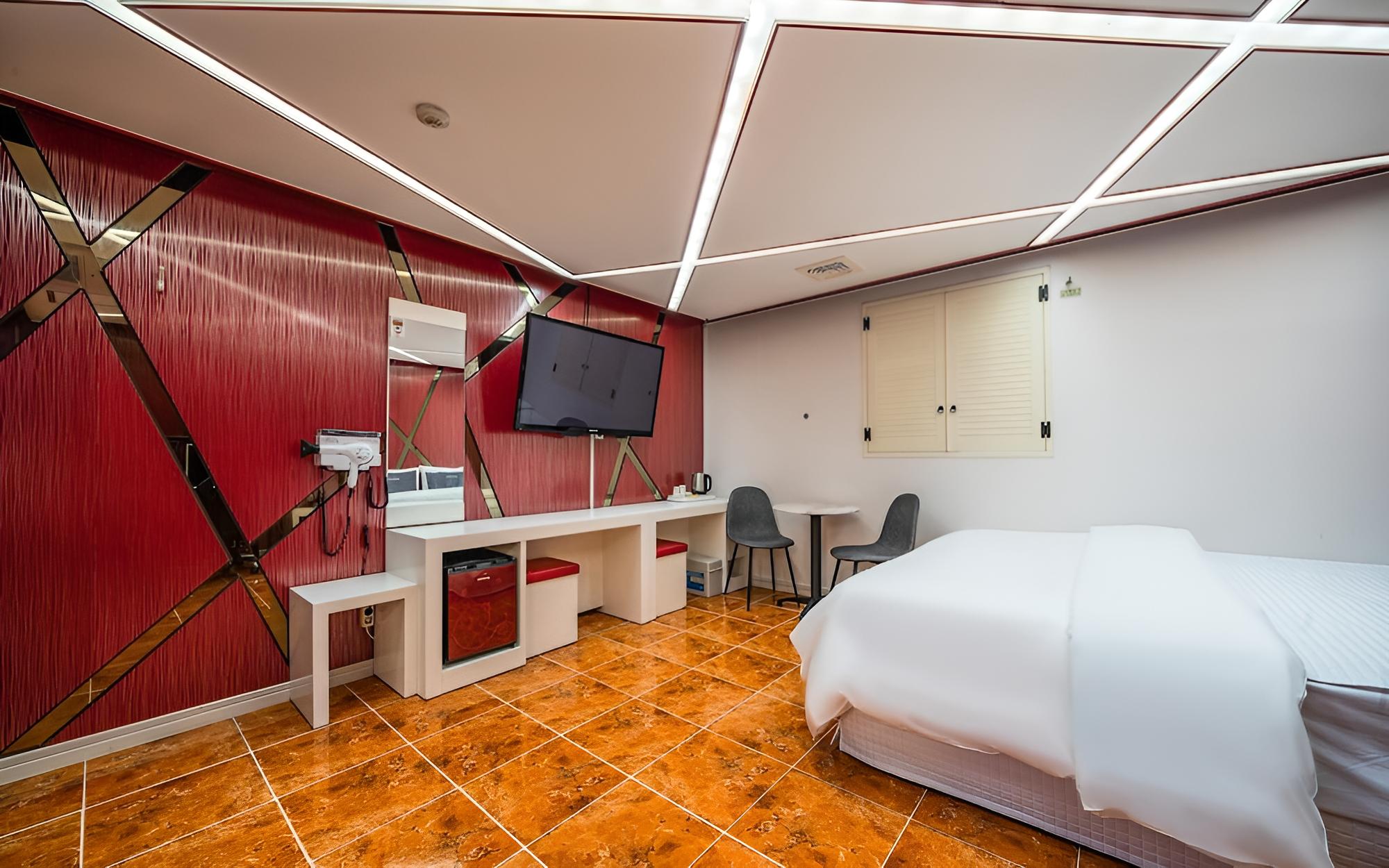 Room (Gaming 2PC Jetted Spa (Non-refundable) - Photo 4