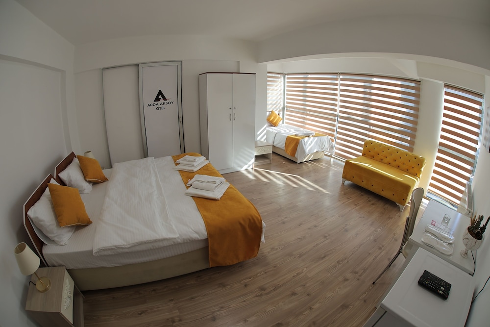 Deluxe Triple Room photo 1