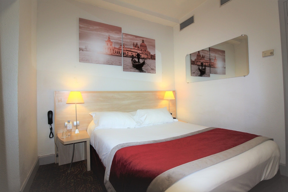 Classic Room, 1 Double Bed, Non Smoking (Small Room)