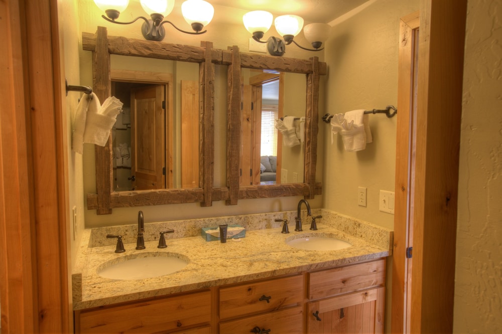 Premier Studio (Condominium) - Photo 9