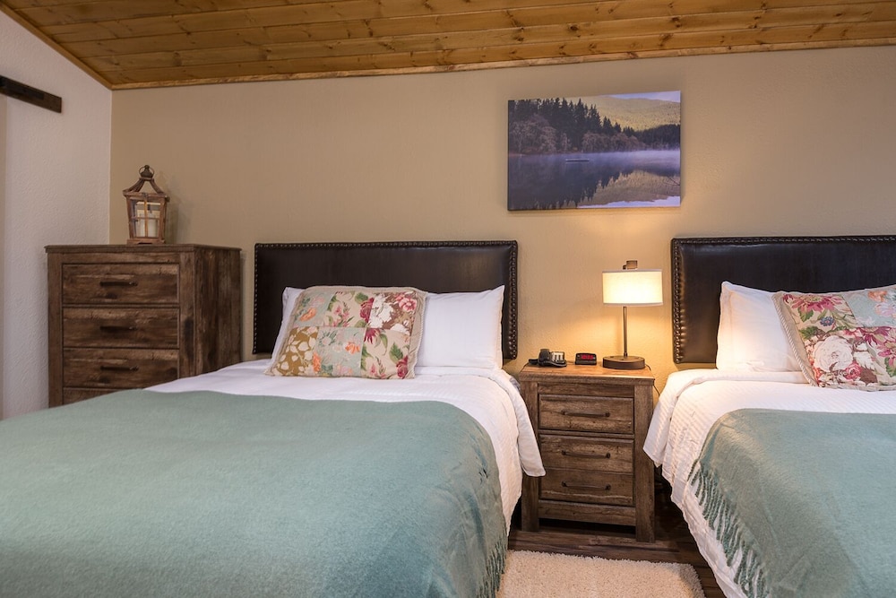 #5 Crescent Inn