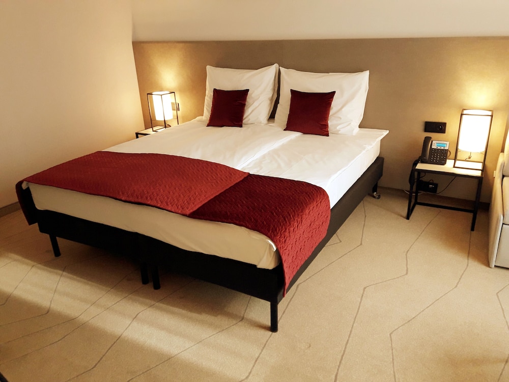 Standard Twin Room, 2 Twin Beds - Photo 3