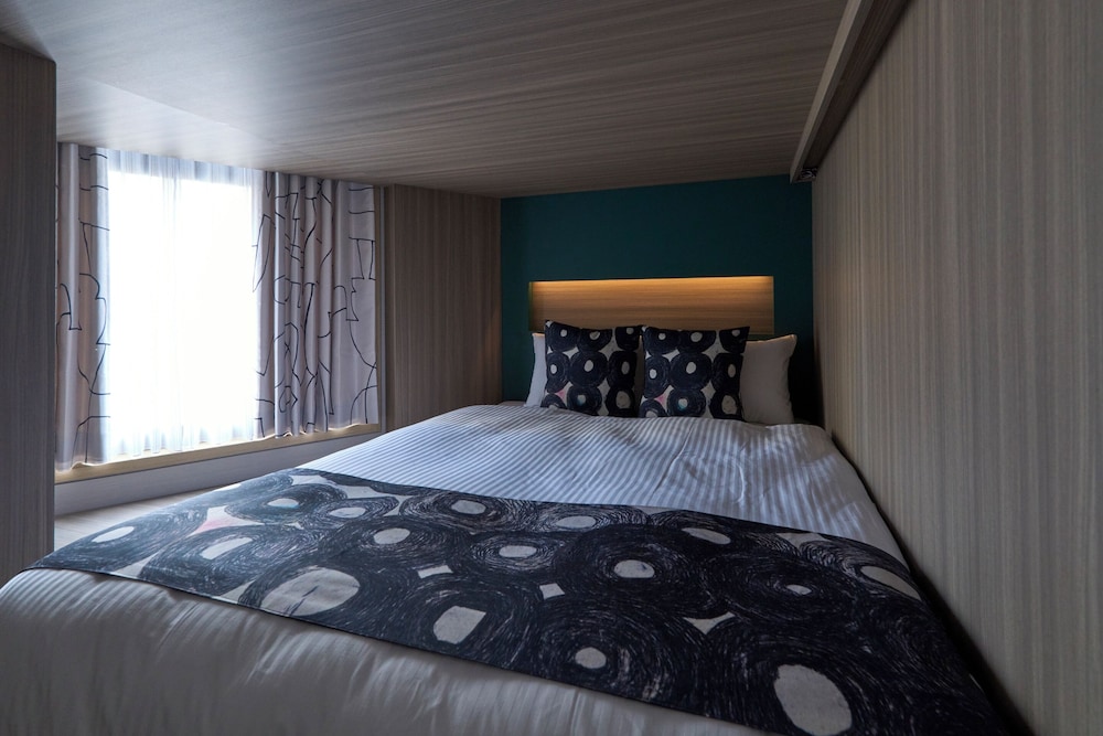 Two Bed Bank with HERALBONY, Non Smoking photo 3