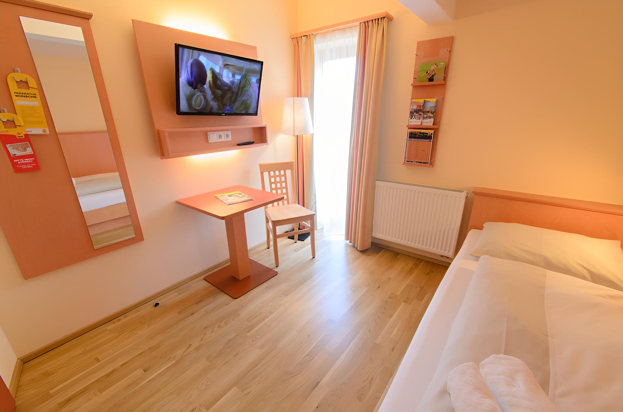 Single Room photo 1