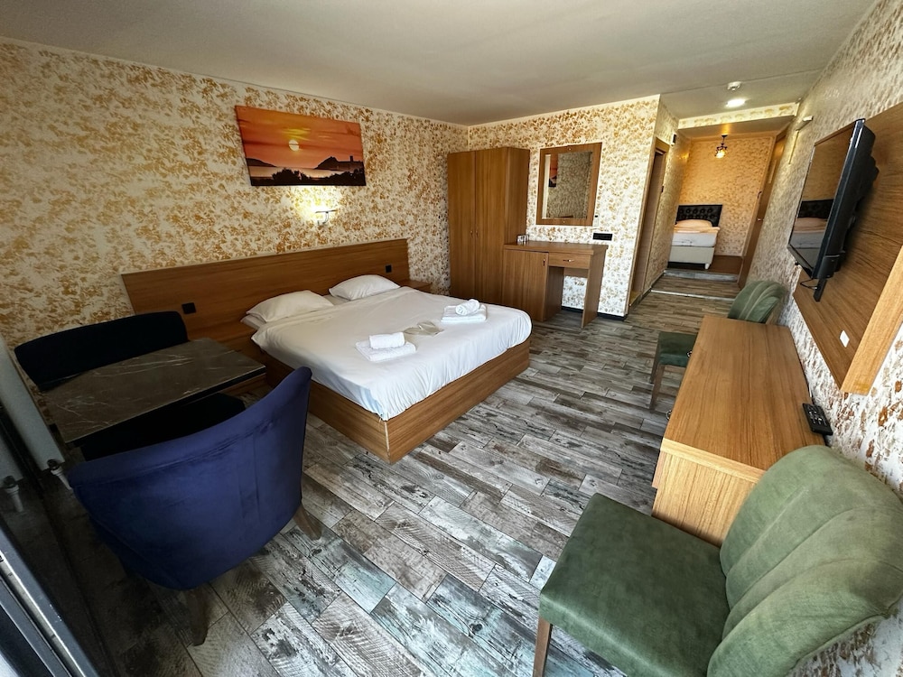 Family Triple Room, Balcony, Sea View photo 1