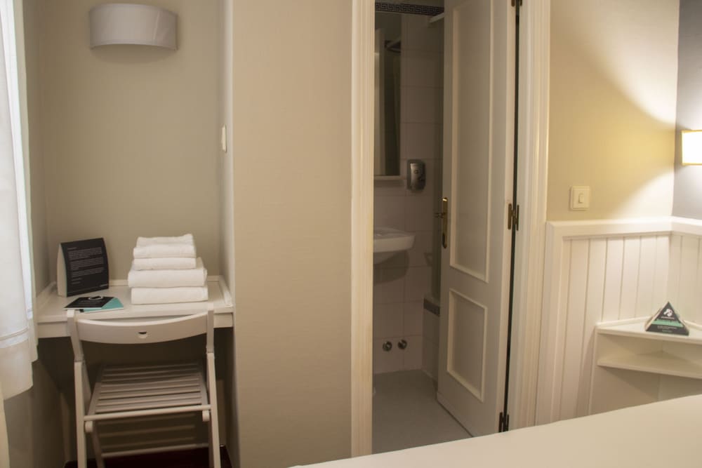 Economy Double or Twin Room