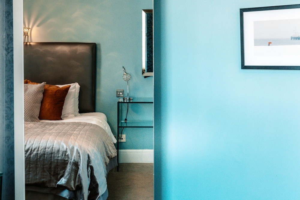 Superior Double Room, Ensuite (Snowstorm) photo 2