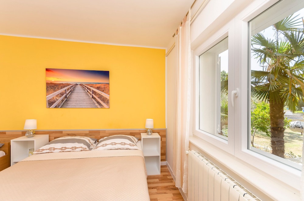 Apartment (A1)
