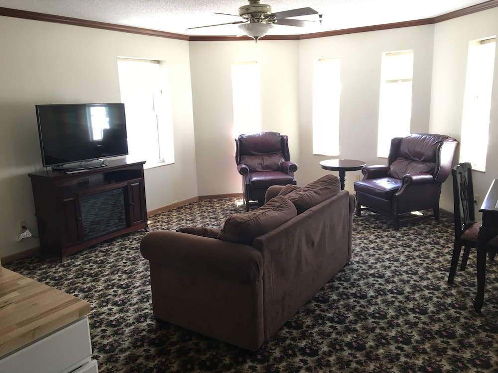 Family Suite, Multiple Beds, Balcony, Mountain View photo 2