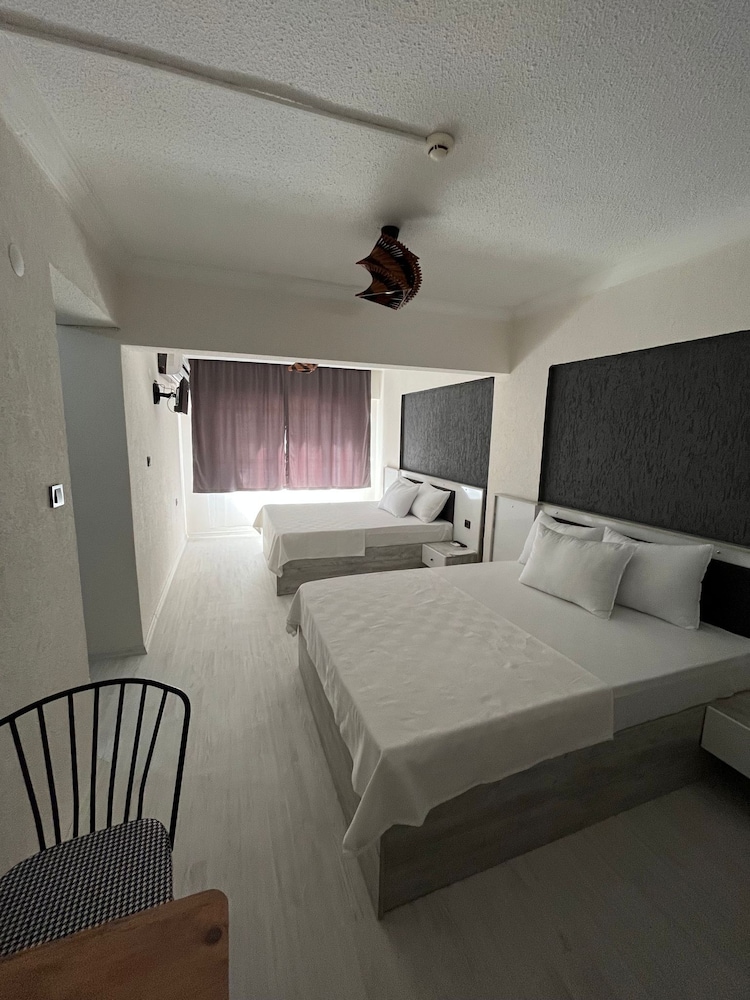 Standard Quadruple Room photo 2