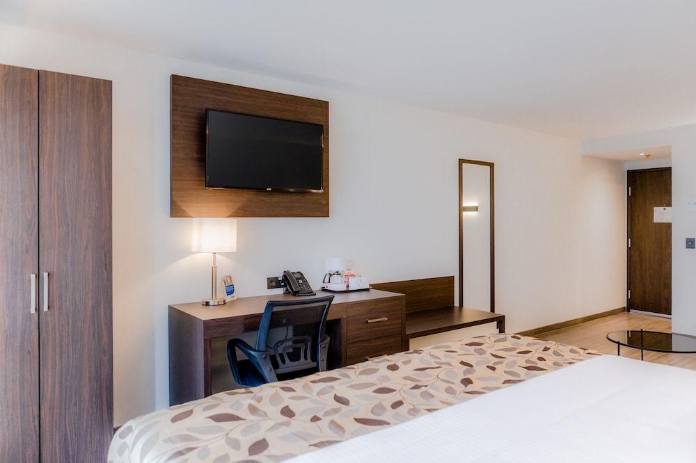 Standard Room, 1 Double Bed, Non Smoking - Photo 13