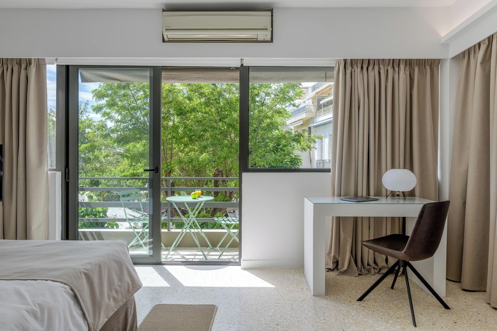 Momo Suites, Acropolis by Aura Homes A photo 3