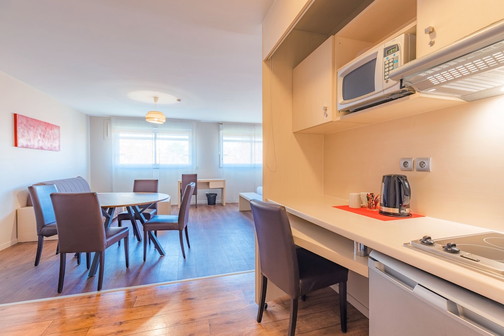 Family Apartment - Photo 6