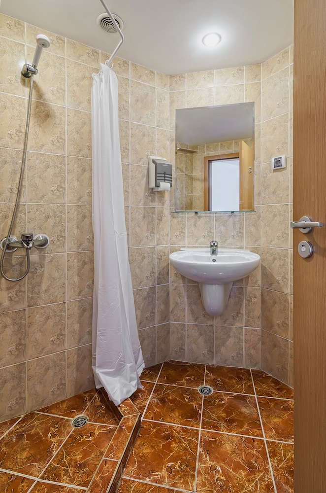 Standard Twin Room photo 2