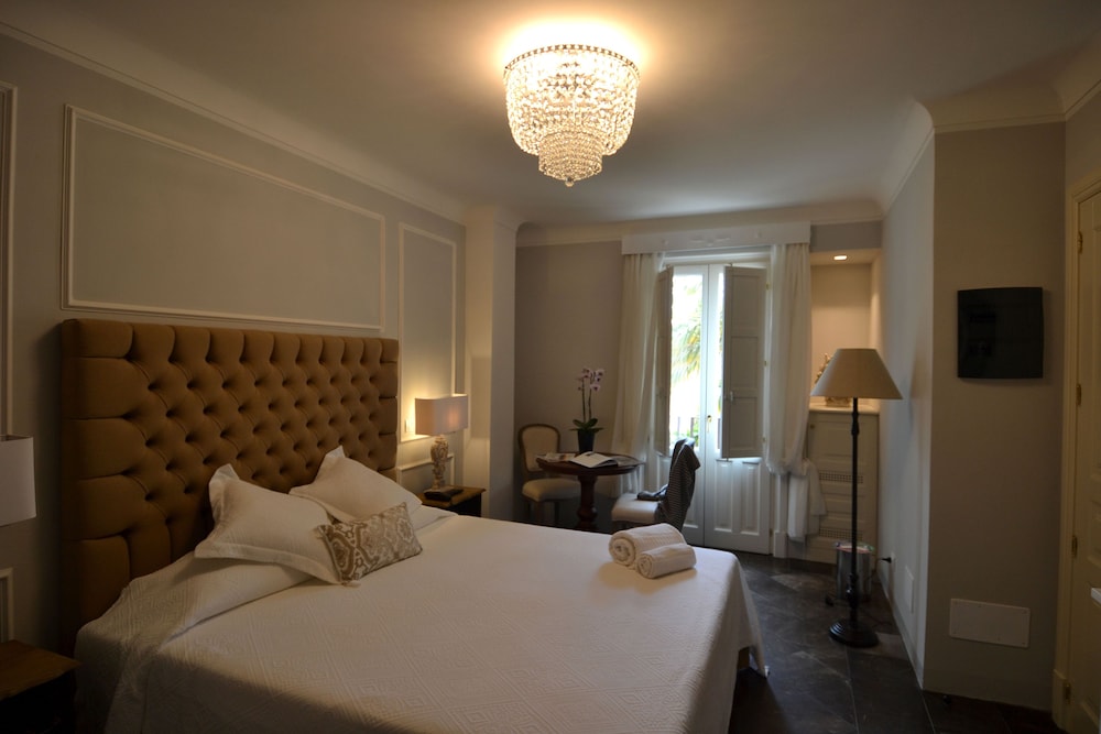 Classic Double Room, 1 King Bed, Accessible, Private Bathroom photo 2