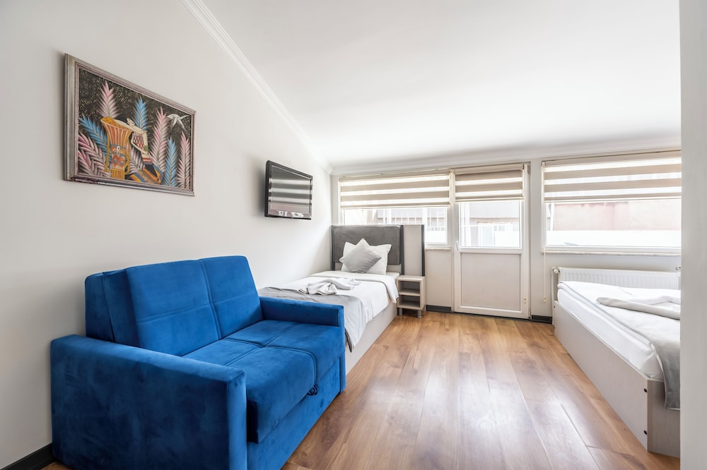 Family Quadruple Room With Balcony photo 2