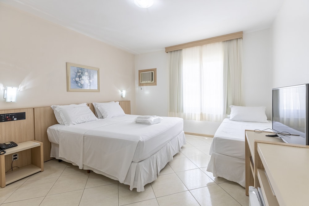 Family Room (Quintuplo) photo 1