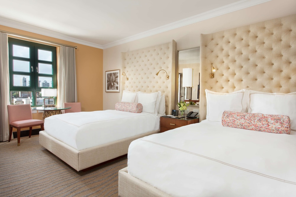 Heritage Queen Room with Two Queen Beds (Non Smoking)