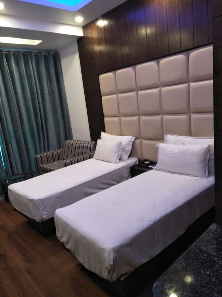 Luxury Twin Room photo 3