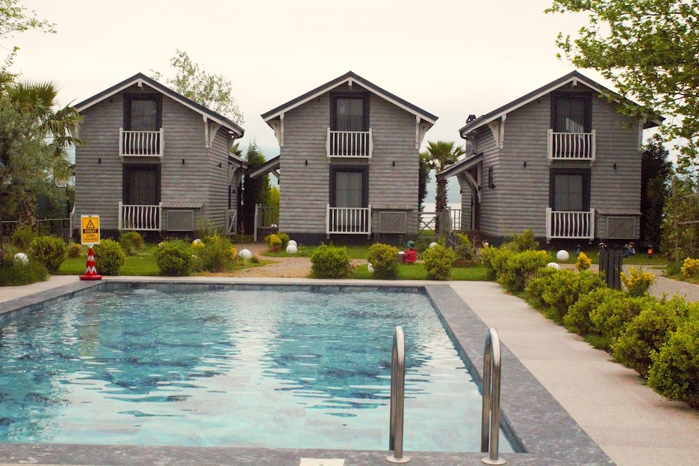 Luxury Suite, Jetted Tub, Lake View