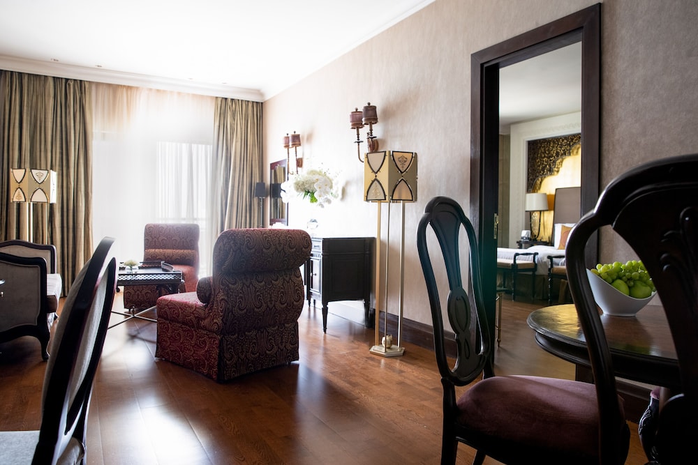 Imperial One Bedroom Suite King, Club Lounge access/benefits, afternoon tea, luxury spa facilities
