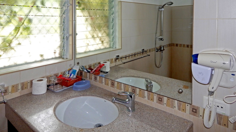 Deluxe Room, 1 King Bed, Terrace, Ocean View photo 3