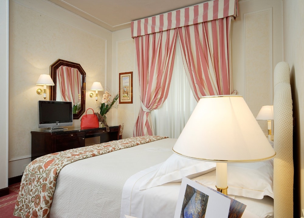 Basic Double Room photo 2