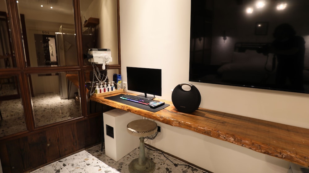 Deluxe Double Room (No Breakfast provided from Saturday to Monday) photo 1