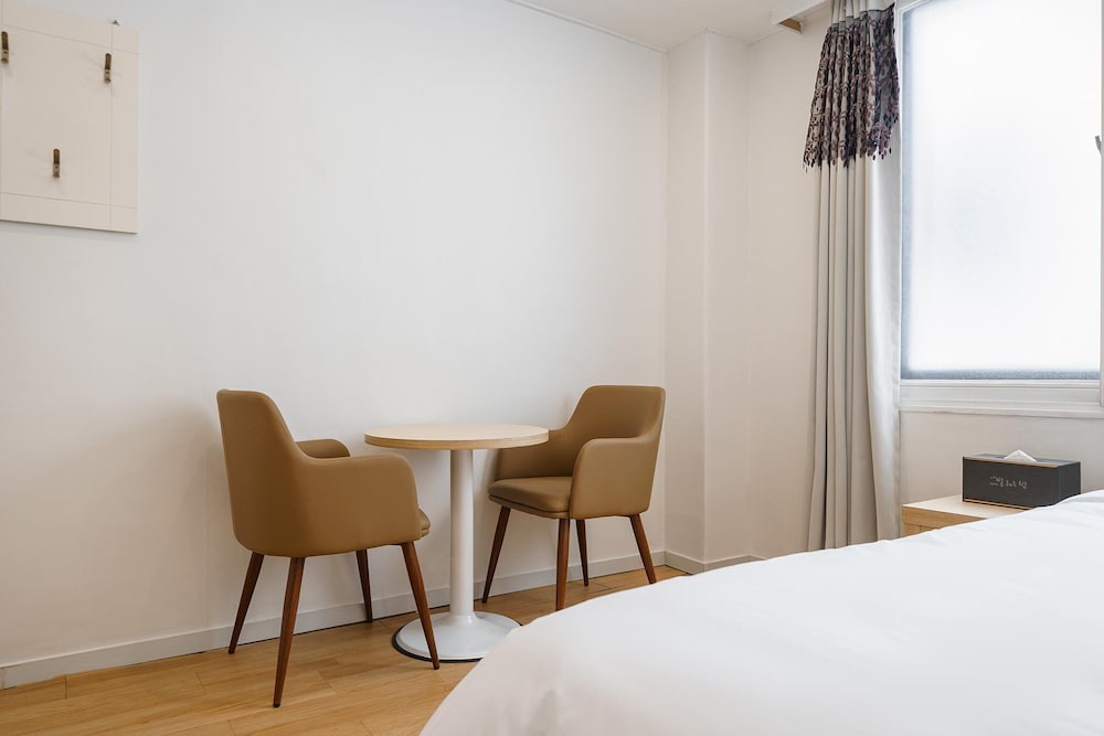 Economy Double Room photo 3