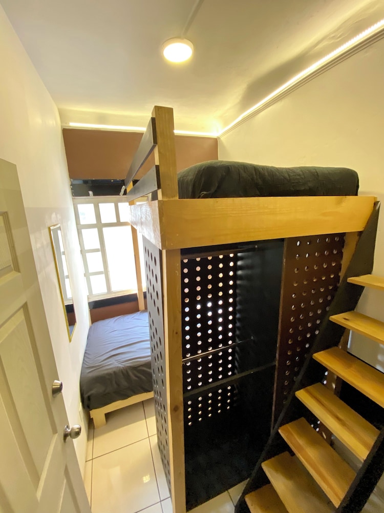 Shared Dormitory, Women only, Shared Bathroom