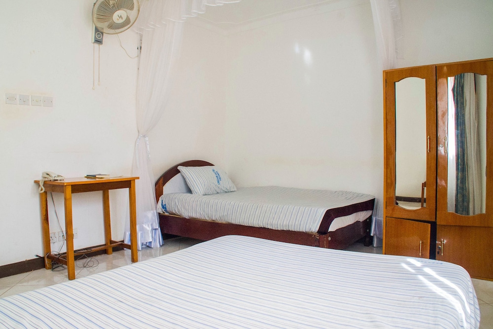 Standard Twin Room photo 3